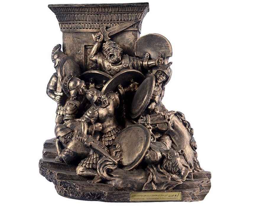 نحت أريوبرزانس الفارسي – القائد الإيراني