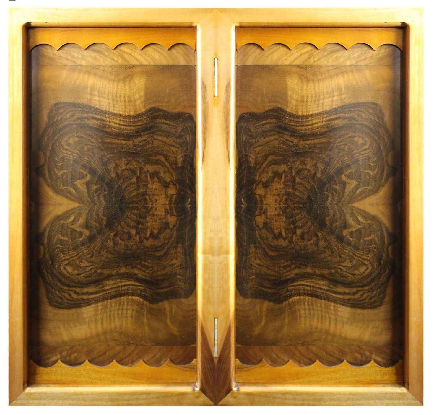 لوحة لعبة الطاولة من الخشب المنحوت باليد مع التراث الإيراني – الفينيقس