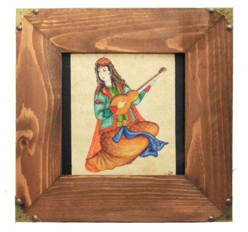 الرسم التصويري الواقعي الأصلي بألوان المائية - فتاة موسيقية إيرانية