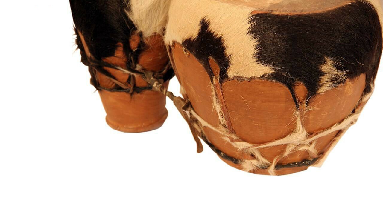 الطبلة الإيرانية النقرية المزدوجة بجسم من الطين ورأس من جلد العجل