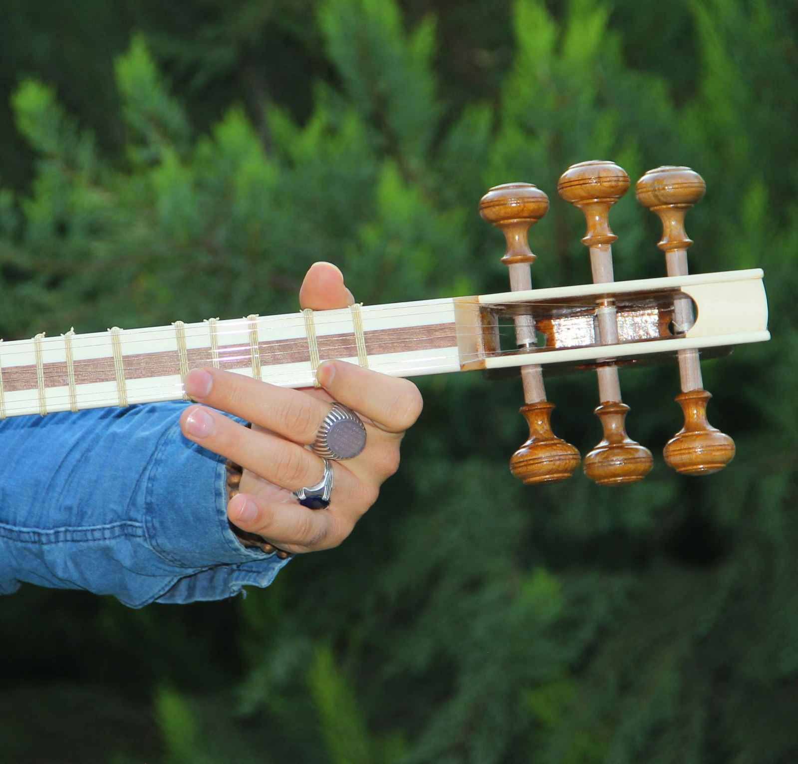 أداة تار الإيرانية – مصنوعة يدوياً بواسطة إيرانساز، نموذج H700