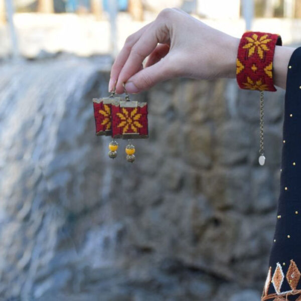 مجموعة سوار وأقراط مطرزة إيرانية هوري