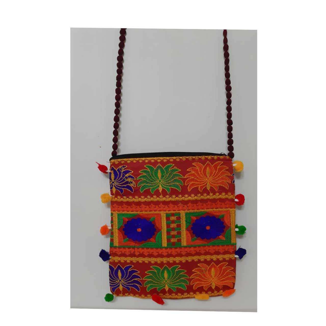 حقيبة كتف مطرزة عرقية بنمط بلوشي A24