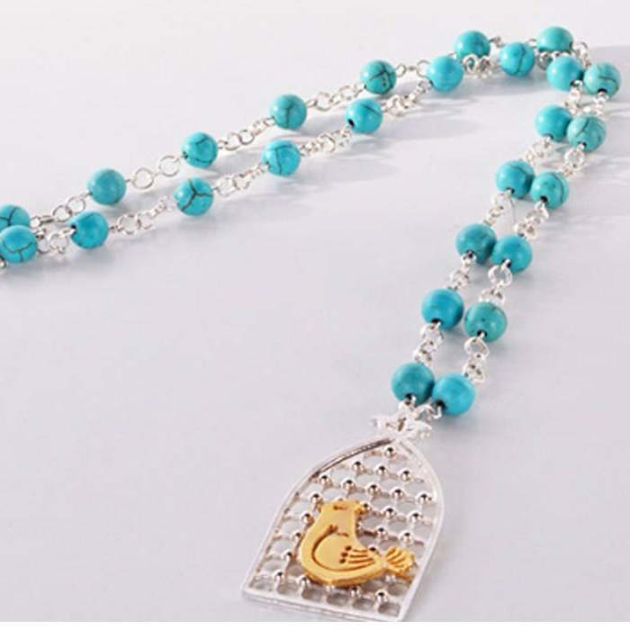 قلادة فولاذية إيرانية بتصميم مينيماليستي مورغ أمين ساف