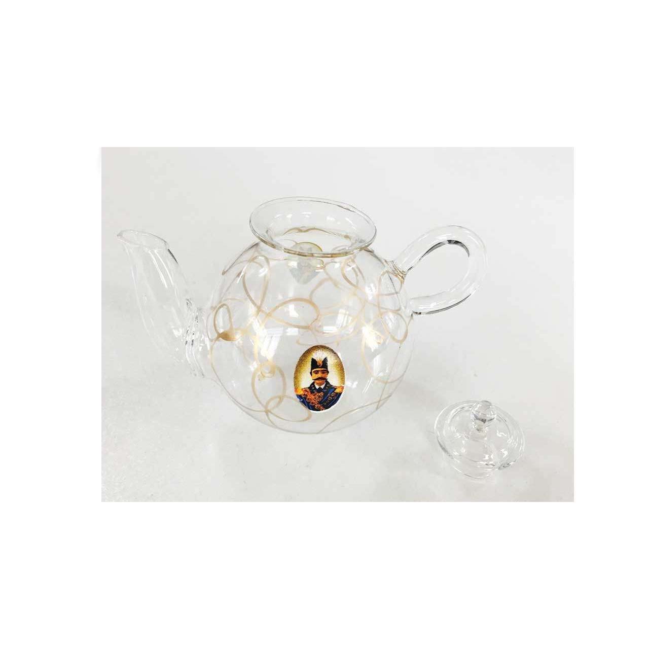 ابريق الشاي لتحضير وتقديم الزعفران والأعشاب الأخرى