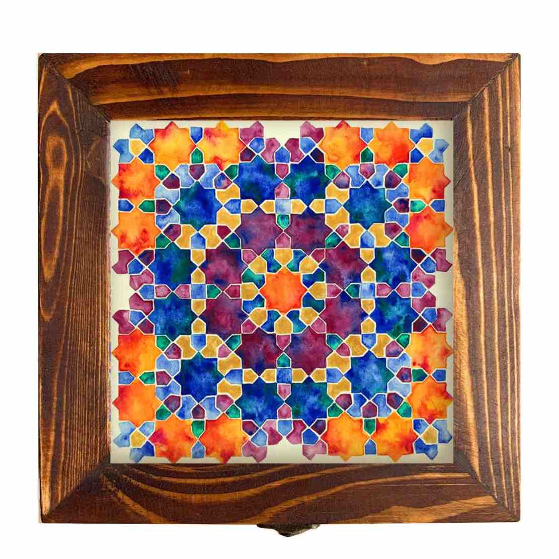 صندوق خشبي لهدايا مع نمط مستوحى من إيران وبلاطات