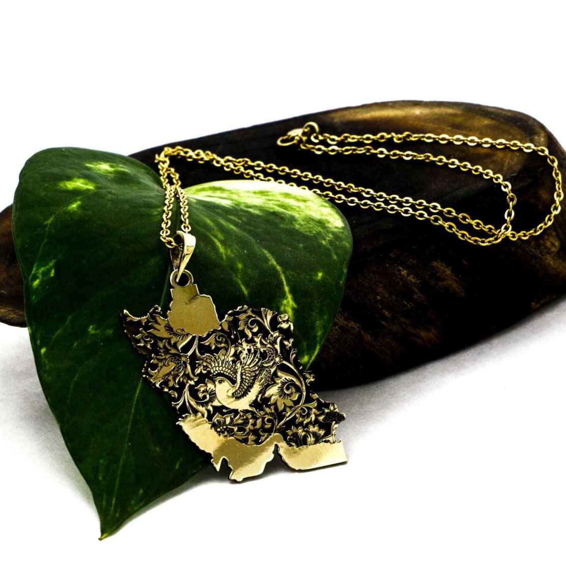 قلادة نحاسية إيرانية بتصميم بسيط – خريطة إيران