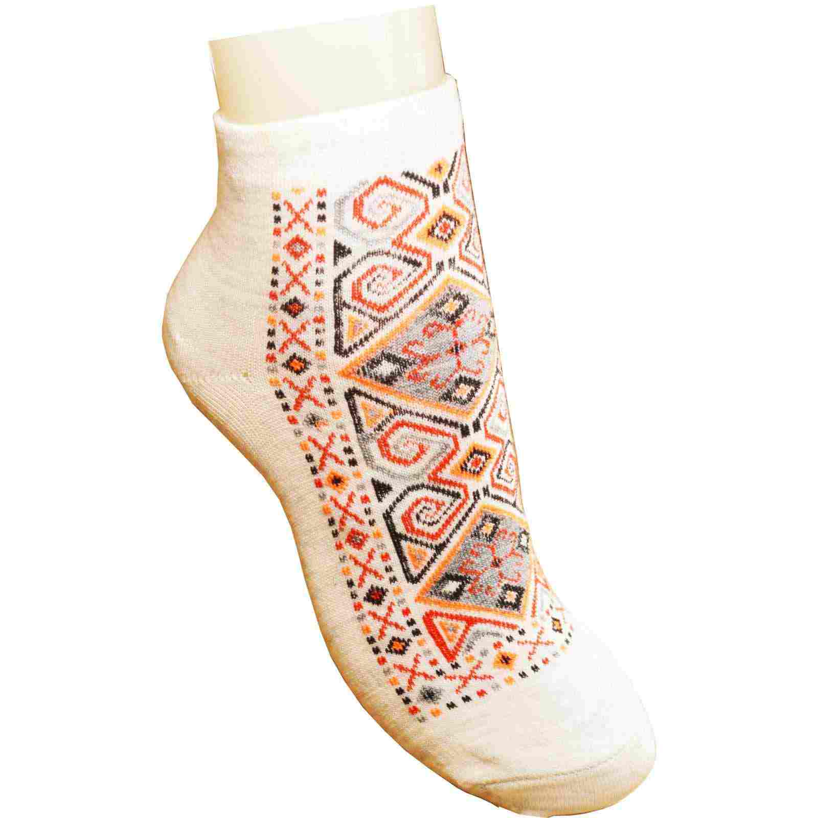 جوارب قصيرة للنساء بتصميم مستوحى من الإيراني سوناتي