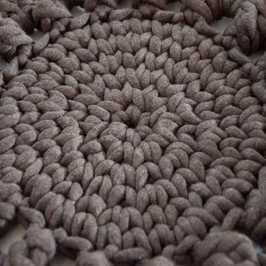 سجادة أرضية مكرامية مصنوعة يدويًا من بوهو – تصميم الشمس