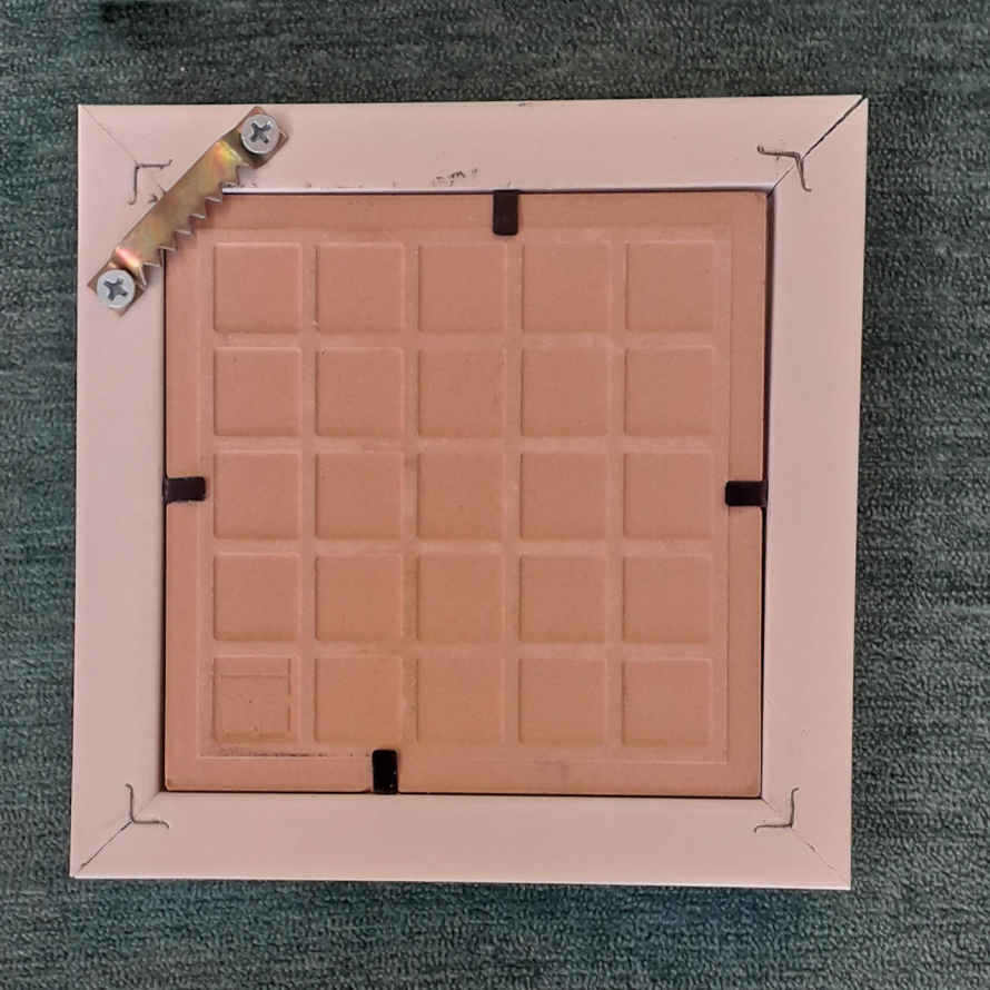 بلاط إيراني مزخرف بإطار – شمس