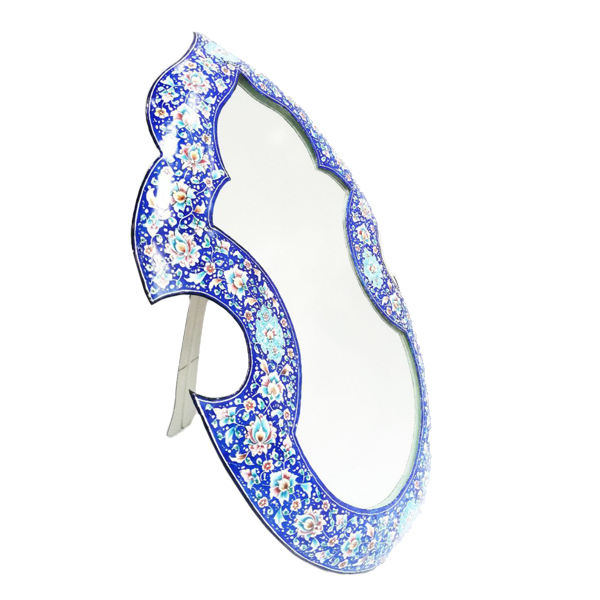 مجموعة إطار مرآة وشمعدانات نحاسية إيرانية – تصميم الميناكاري