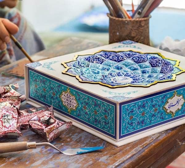 مظفري من السما: 40% فستق – نوجا إيرانية مع ماء الورد الحلوة