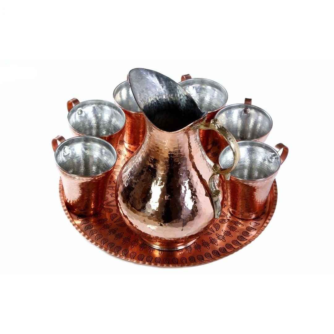 مجموعة من 8 أكواب نحاس إيراني مصنوعة يدويًا بمقابض للمشروبات الباردة – مطرزة بطريقة مع إبريق