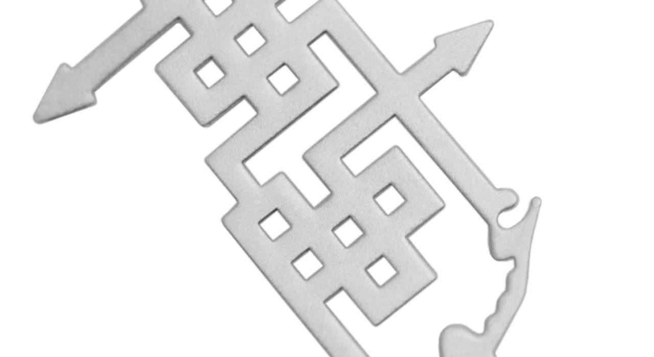 قلادة فضية إيرانية بخط بسيط لكلمة “عشق”