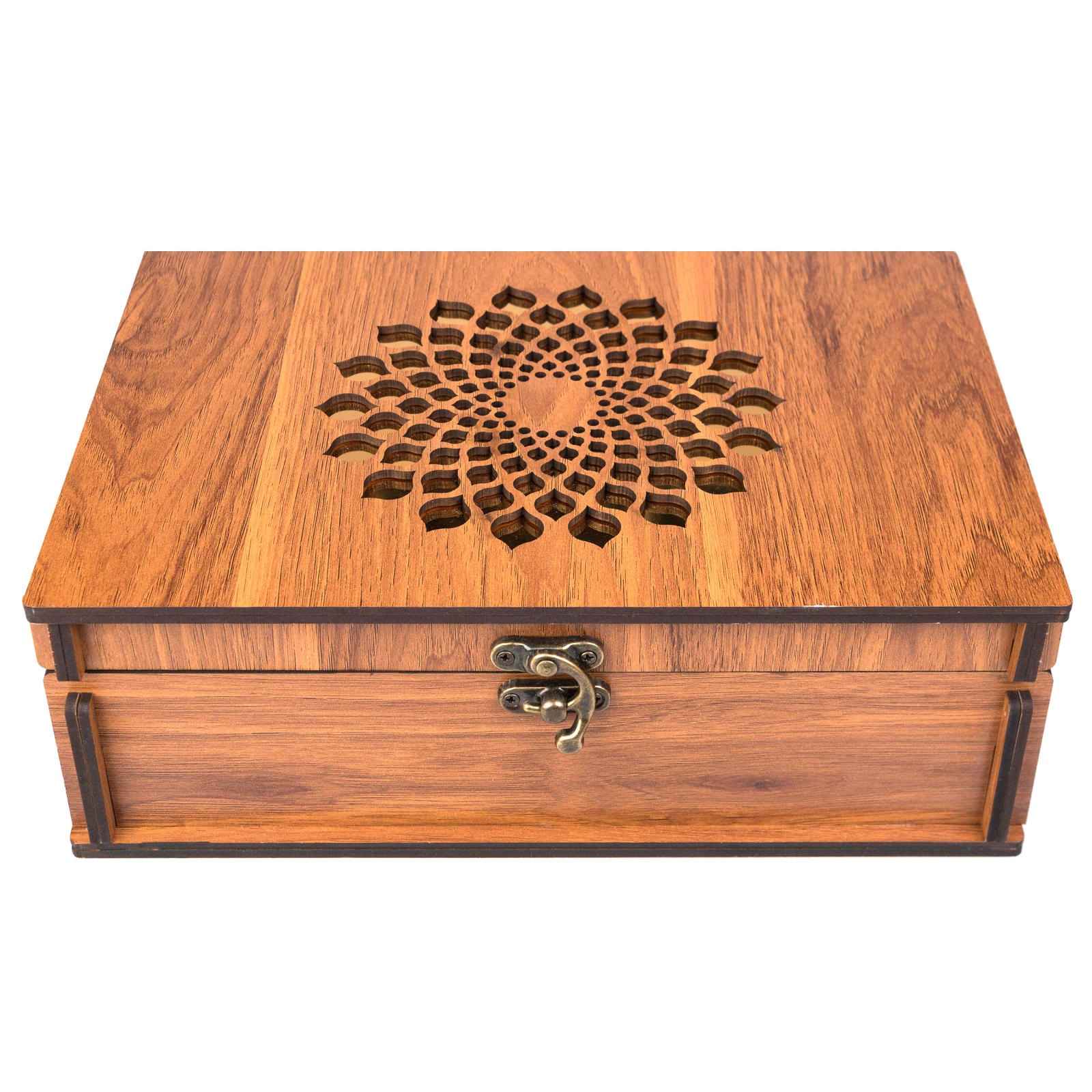 مجموعة إكسسوارات رجالية من رباط العنق والمنديل والأزرار – فاخرة داريا