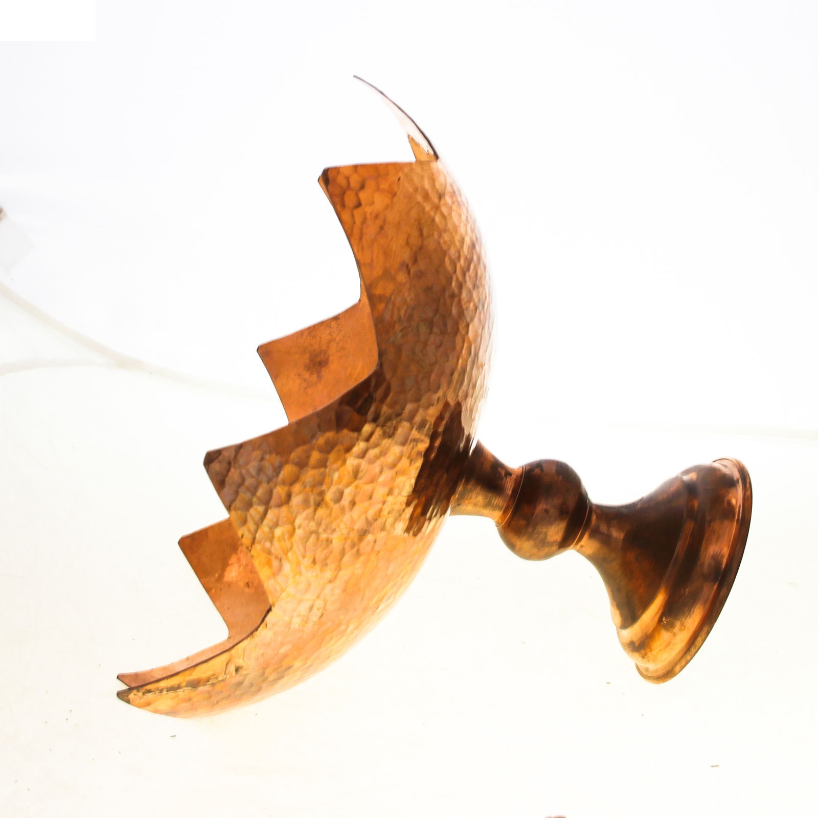 وعاء تقديم نحاسي مناسب للفواكه والحلويات مطرز ستارة