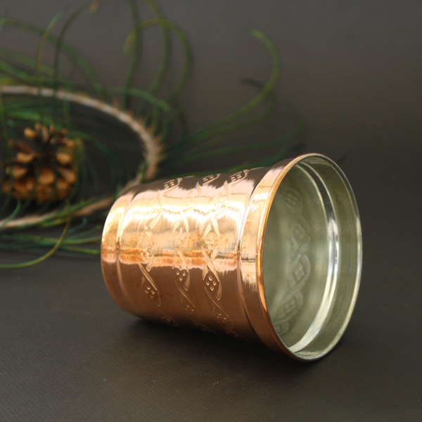 كوب نحاس إيراني مصنوع يدويًا بمقبض للمشروبات الباردة – مطرز بطريقة مهاك