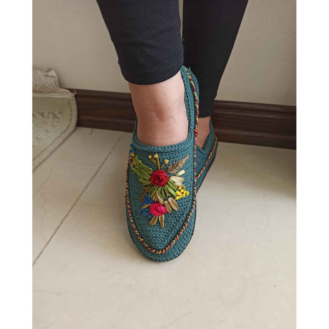 حذاء جيوة الإيراني – أحذية يدوية الصنع وقابلة للتنفس بتصميم زهور