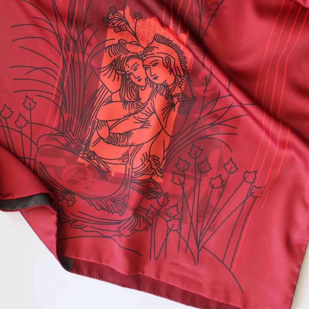 وشاح إيراني مطبوع من الحرير مزدوج الوجهين بنقش خط فني بيتاب