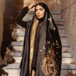 وشاح إيراني مطبوع من الحرير مزدوج الوجهين بنقش خط فني قصيدة
