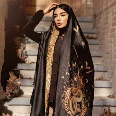 وشاح إيراني مطبوع من الحرير مزدوج الوجهين بنقش خط فني قصيدة