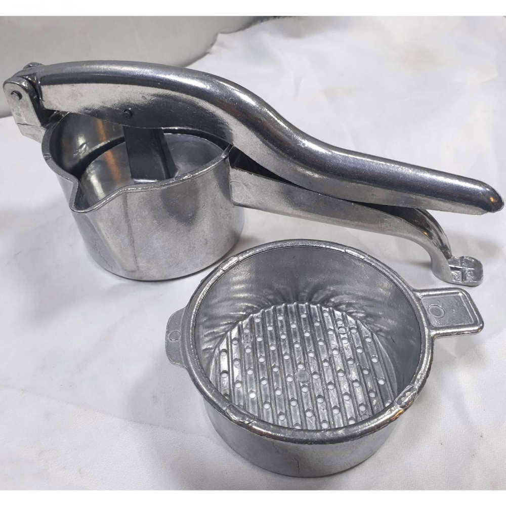 عصارة رمان يدوية – يلداء