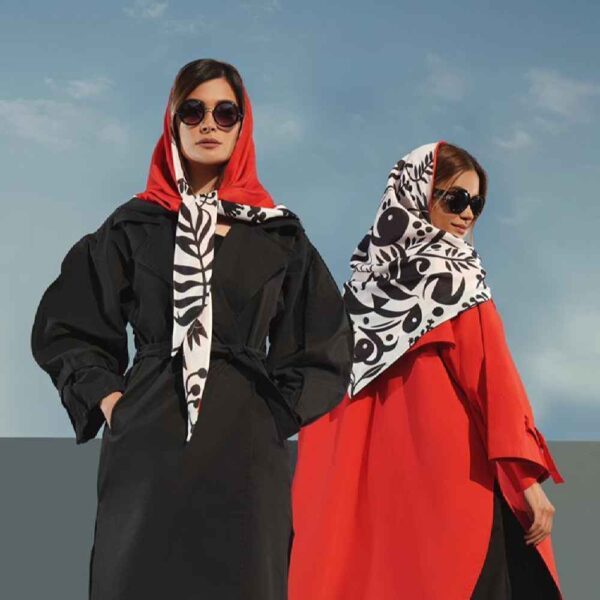 وشاح حريري مطبوع للنساء بنمط فني إيراني فاخر ونابض بالحياة طراز عاشق