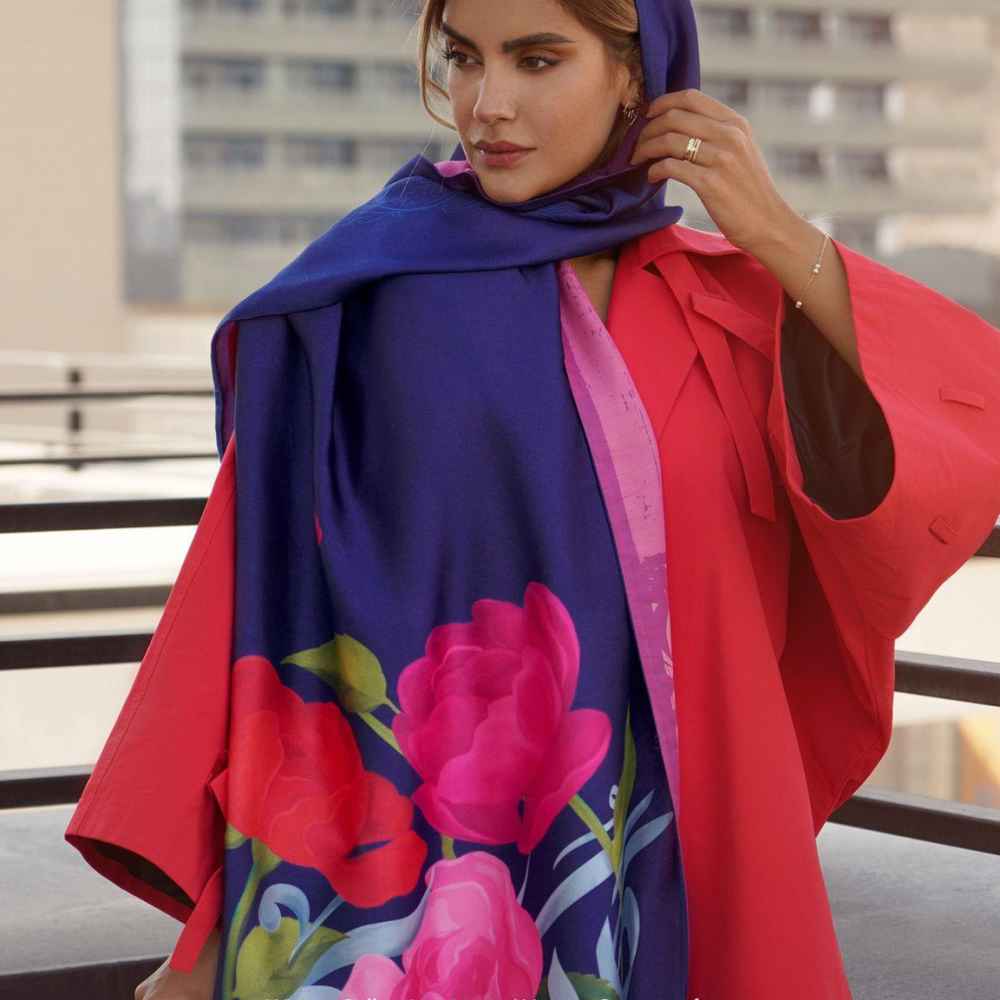 وشاح إيراني مطبوع من الحرير مزدوج الوجهين بنقش خط فني سرنوشت