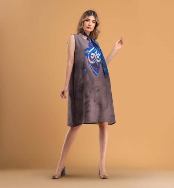 طقم قميص واسع مع وشاح للرقبة موديل أفق