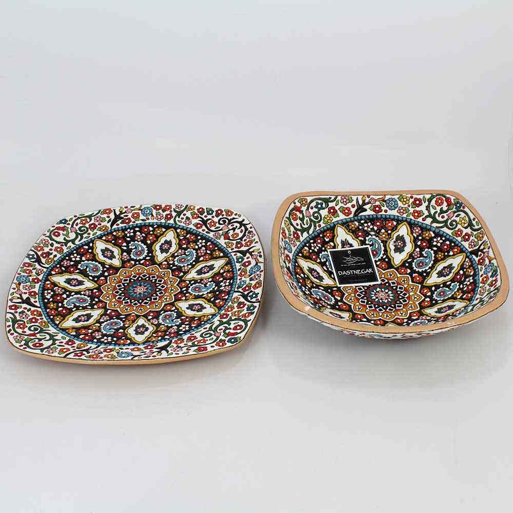 وعاء فخاري يدوي الصنع بنموذج سيفان من الميناكاري الزخرفي