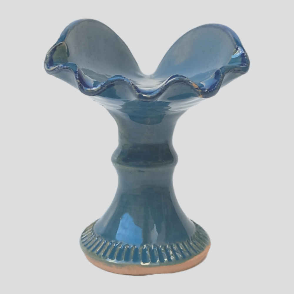 وعاء فخاري أزرق يدوي الصنع بنموذج باريا