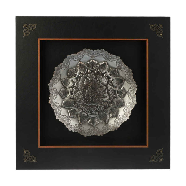 لوحة من النحاس محفورة إيرانية مؤطرة - ياور