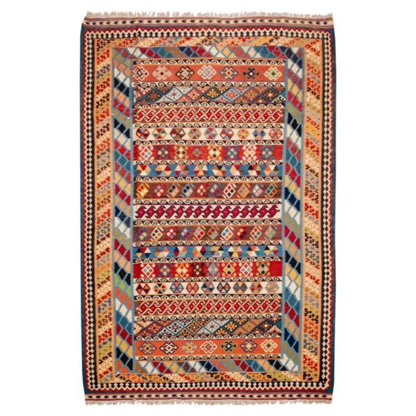 سجاد كليم إيراني من الصوف، منسوج يدويًا في نائين بالنمط التقليدي سولماز