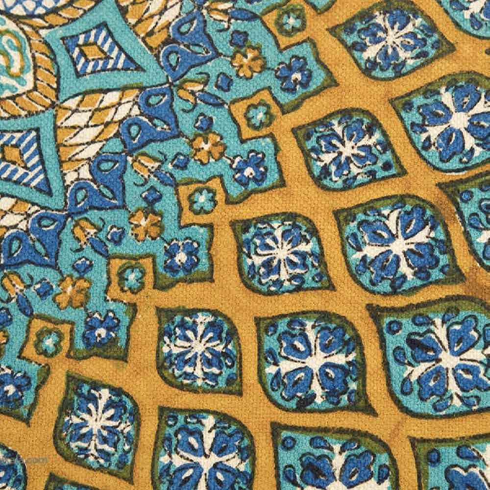 المفرش الإيراني: طباعة كلامكاري التقليدية في إصفهان تتميز بنمط الطبع البورنة