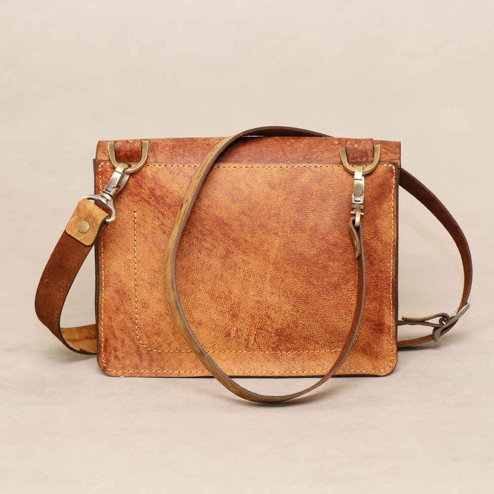 حقيبة كروس بودي فاخرة من الجلد المصنوع يدويًا – إصدار حسناء