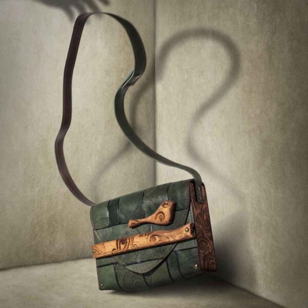 حقيبة كروس بودي فاخرة من الجلد المصنوع يدويًا - تصميم الطيور