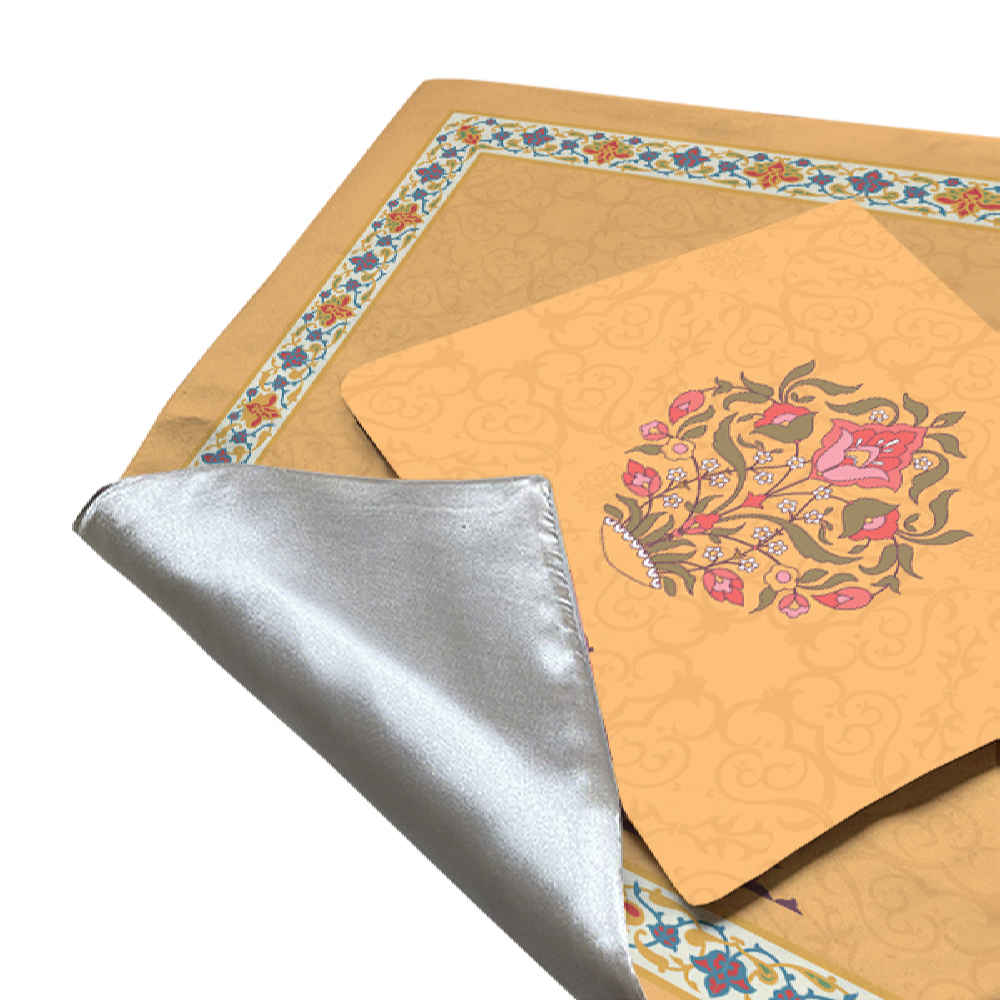 سجادة صلاة محمولة للمسلمين بحجم جيب ومحمولة اللون الكريم