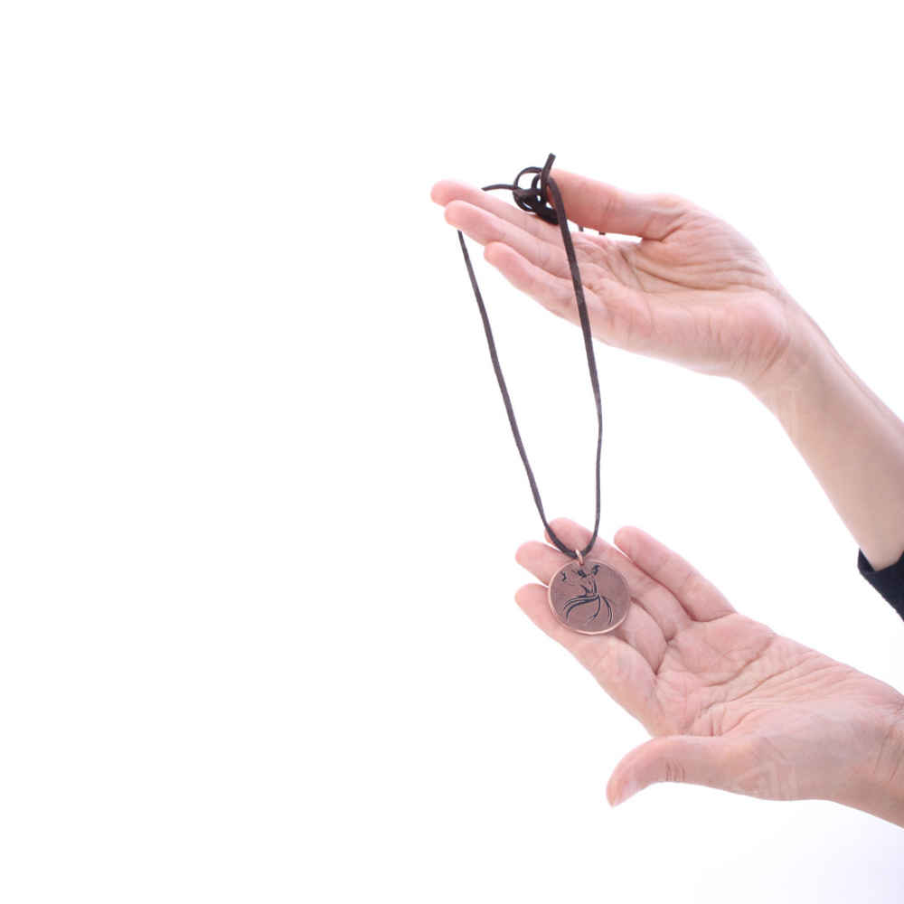 قلادة نحاسية إيرانية تصميم بسيط – رقصة سما