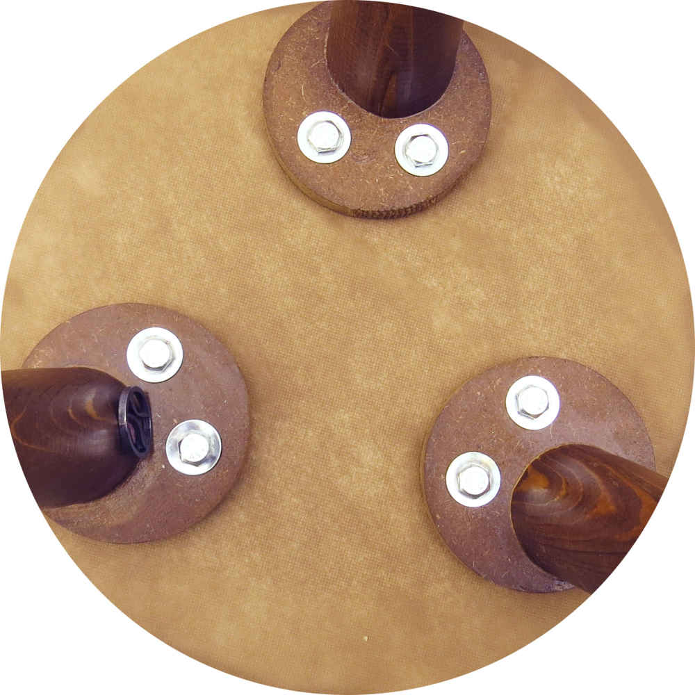 مقعد قدم تقليدي من المخمل مستوحى من الفن الإيراني – أيلين