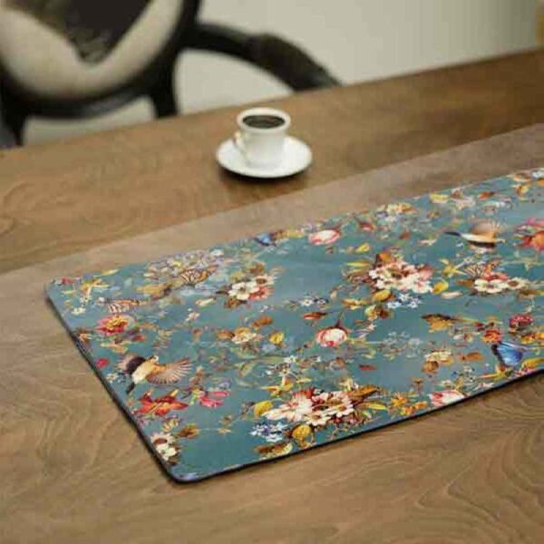 عداء طاولة حريري إيراني من نموذج دنيا