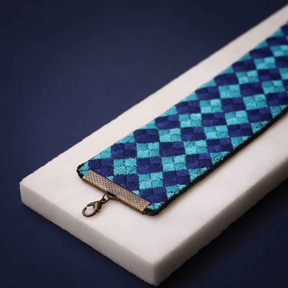 سوار مزخرف إيراني – آسمان