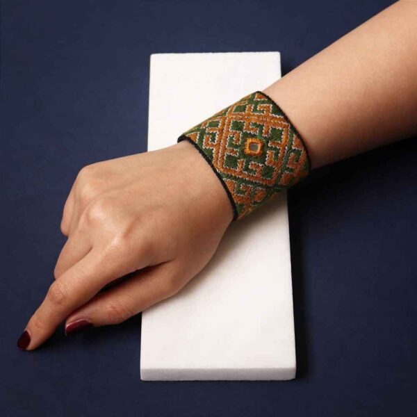 سوار مزخرف إيراني - كيان