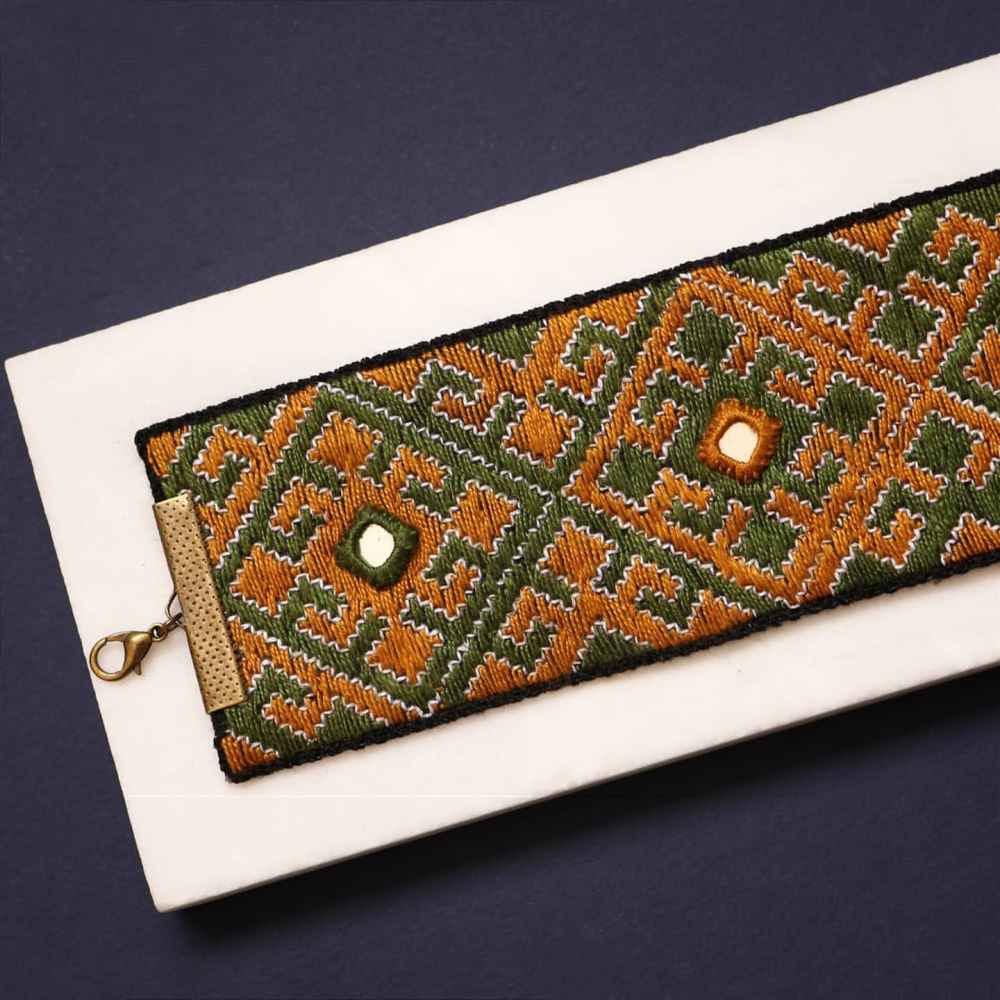 سوار مزخرف إيراني – كيان