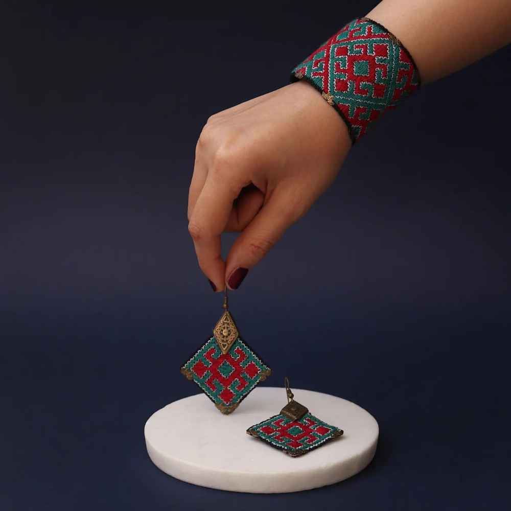 مجموعة أقراط وسوار مزخرفة إيرانية موديل آريزو