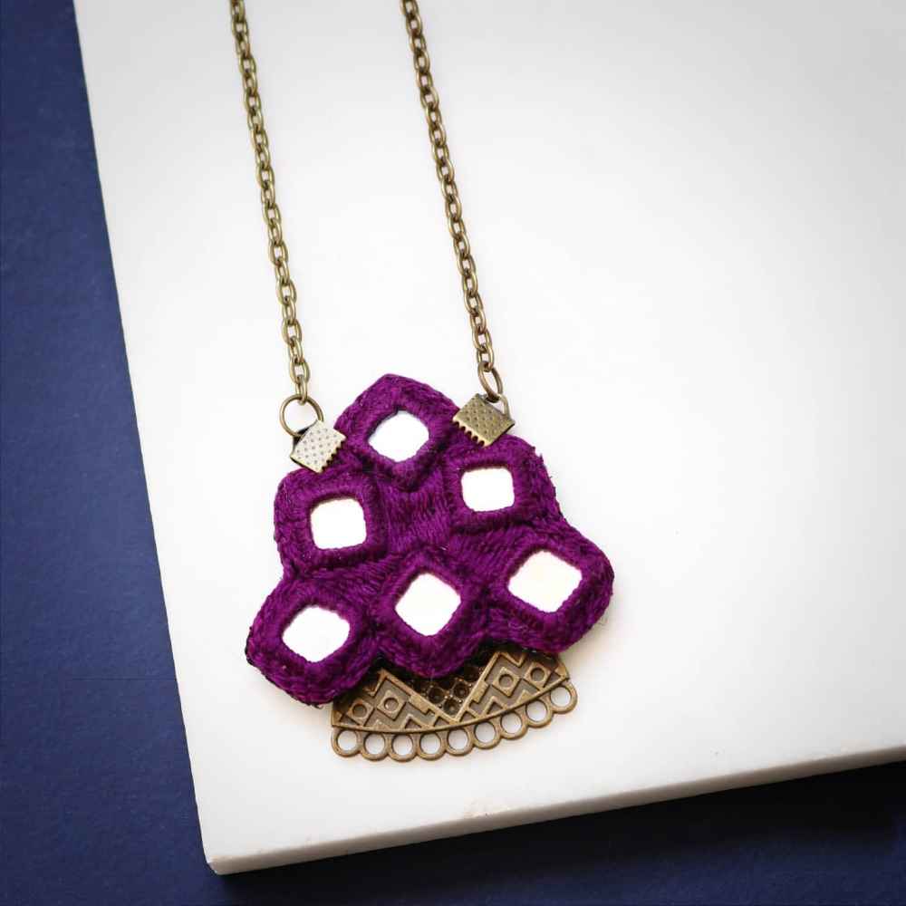 مجموعة عقد وأقراط مزخرفة إيرانية موديل بنفسج