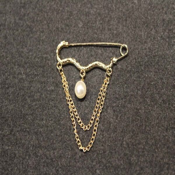 دبوس أمان عصري مع لمسة من الألماس – أناقة براقه