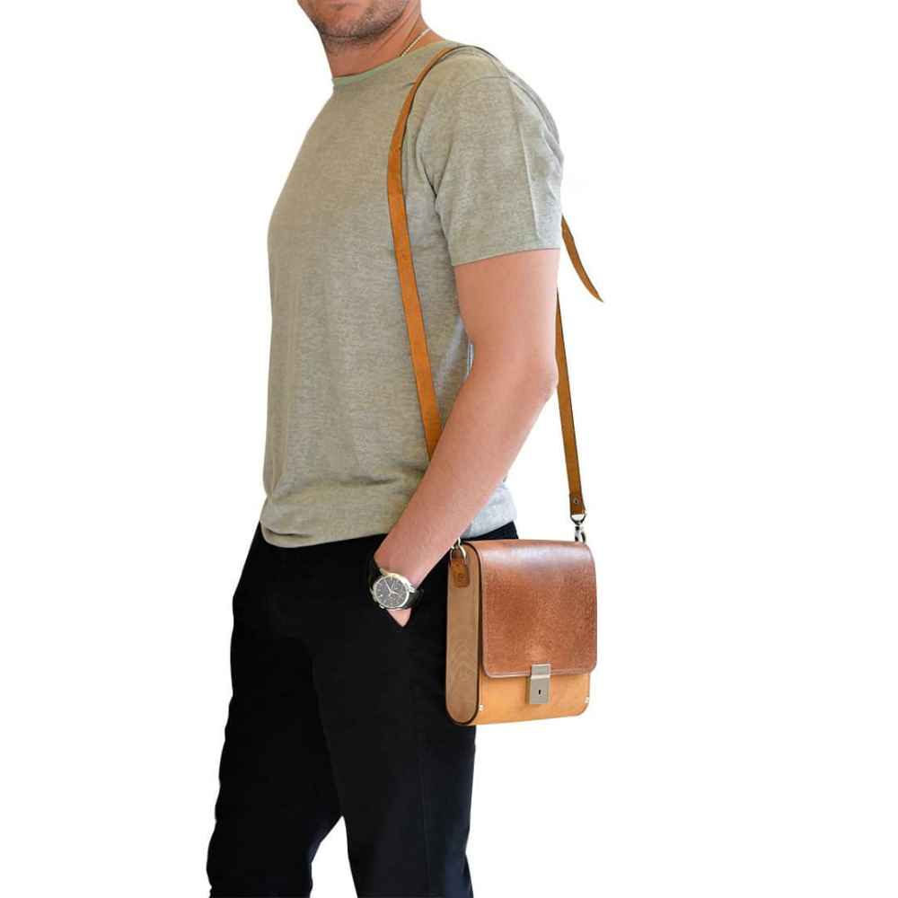 حقيبة كروس بودي فاخرة من الجلد المصنوع يدويًا – إصدار مهسا