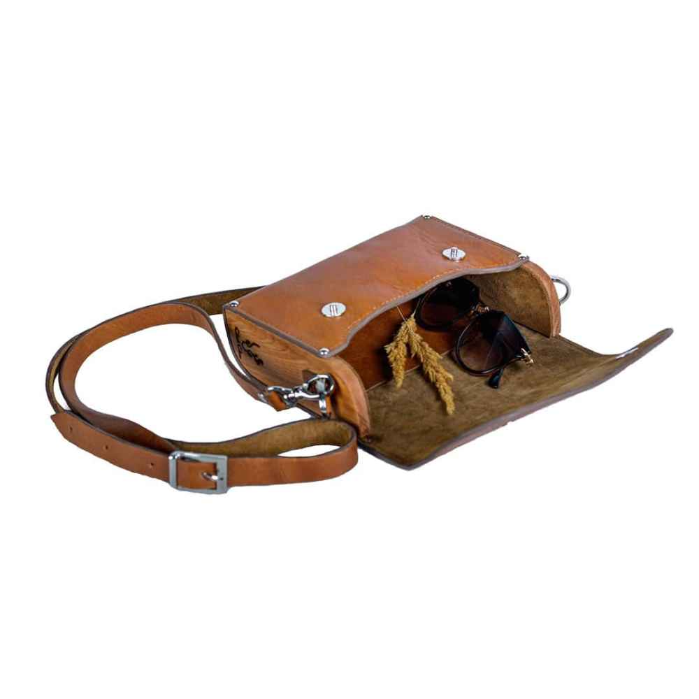 حقيبة كروس بودي فاخرة من الجلد المصنوع يدويًا – تصميم سدر