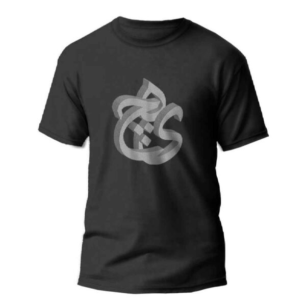 تيشيرت موديل "هيچ" — تصميم إيراني بسيط