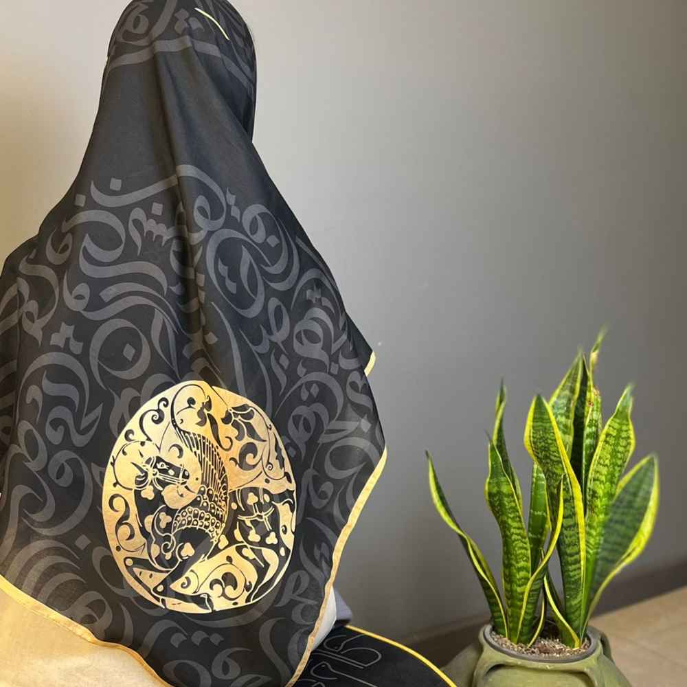 وشاح مطبوع للنساء بنمط فني فاخر ونابض بالحياة طراز جام